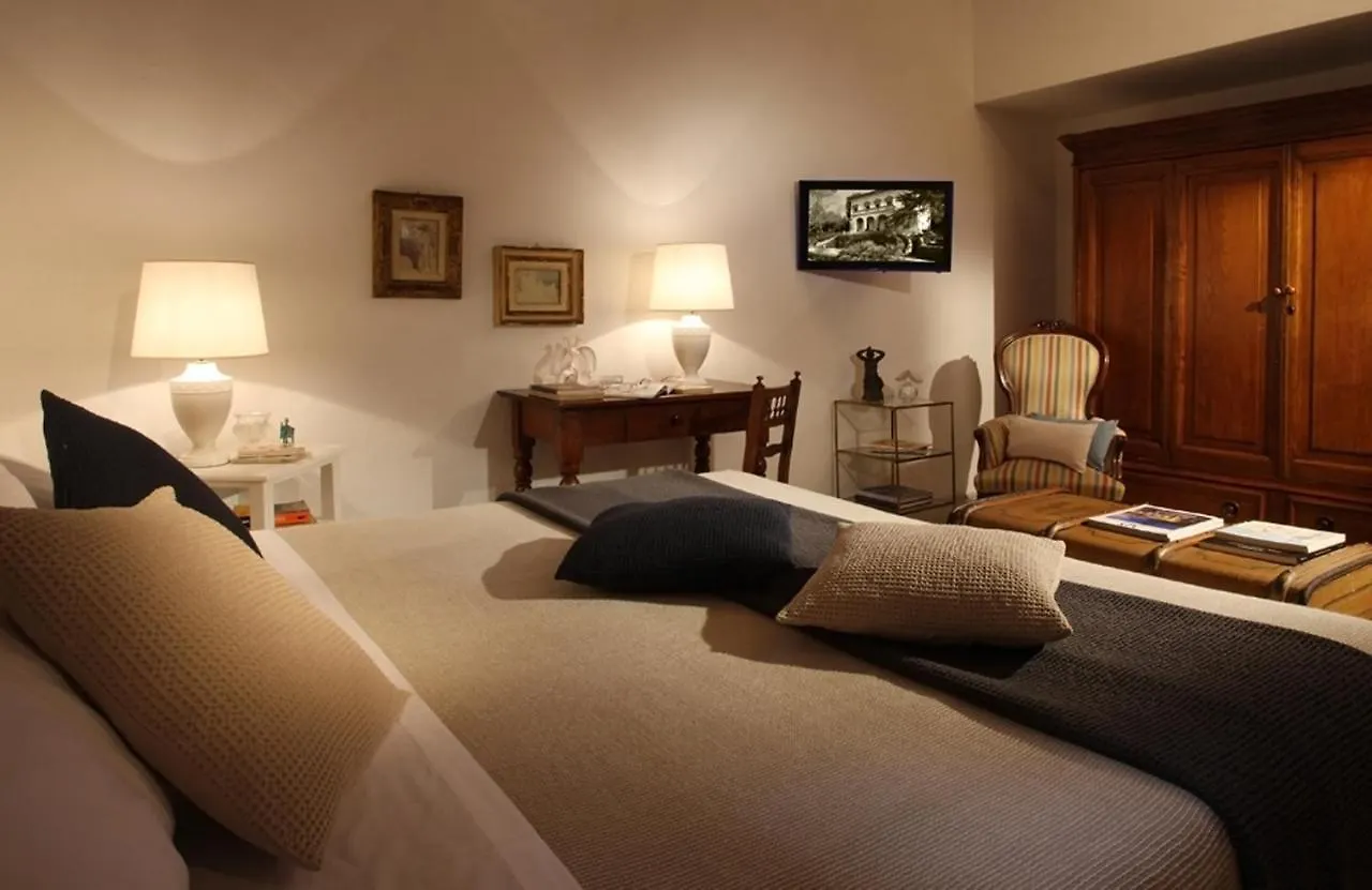 Ex Corde Montis Villa Florence