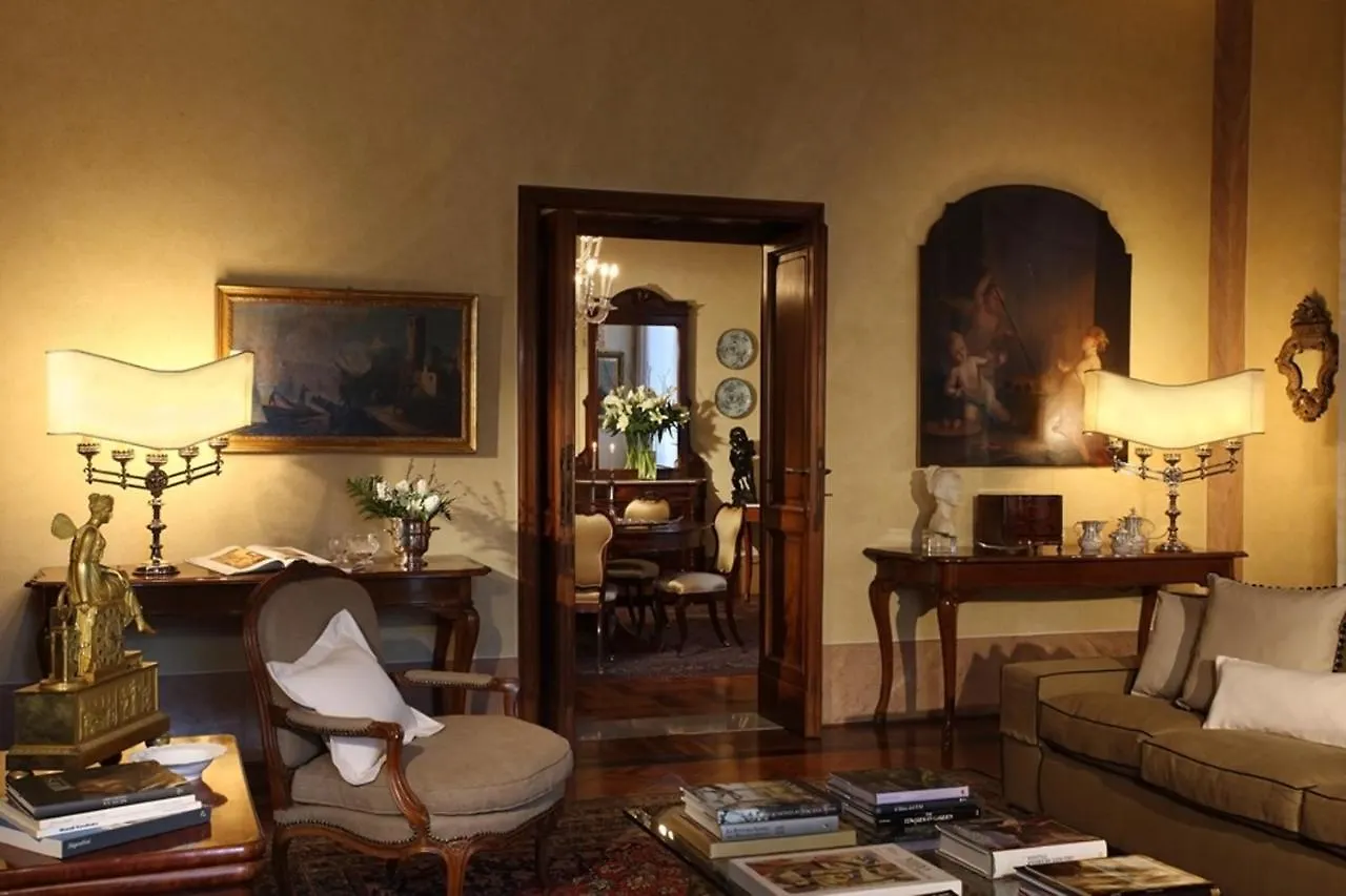 Ex Corde Montis Villa Florence