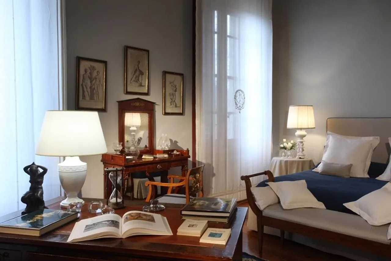 Ex Corde Montis Villa Florence